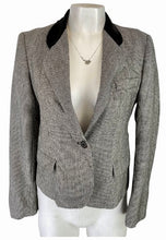 Load image into Gallery viewer, 1980’s Evan Picone black & white houndstooth blazer with velvet collar size 8.