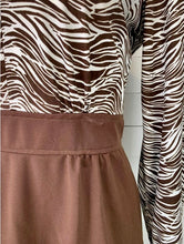 Load image into Gallery viewer, 1970’s Vintage Designer brown and white zebra/fingerprint design bodice shirt midi dress.