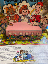 Load image into Gallery viewer, Raggedy Ann Pop-Up Tea Party 3D #4101 Colorforms 1974
